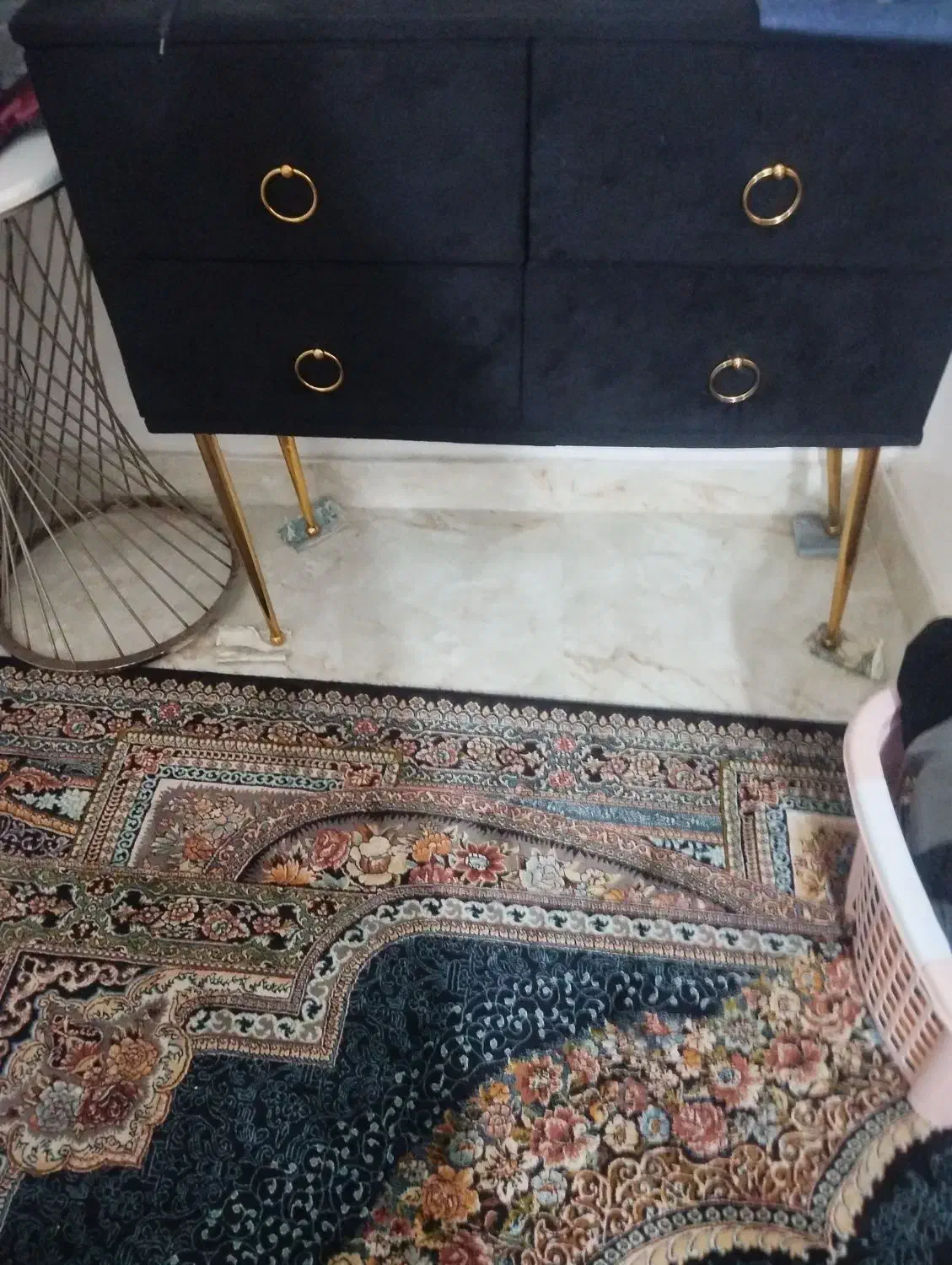 میز آرایش چهار کشو همراه آینه و صندلی|مبلمان خانگی و میز عسلی|نوشهر, |دیوار