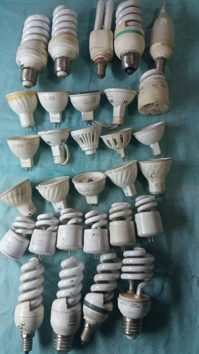 ۴۵. عددلامپ کار کرده|لامپ و چراغ|چهارباغ, |دیوار