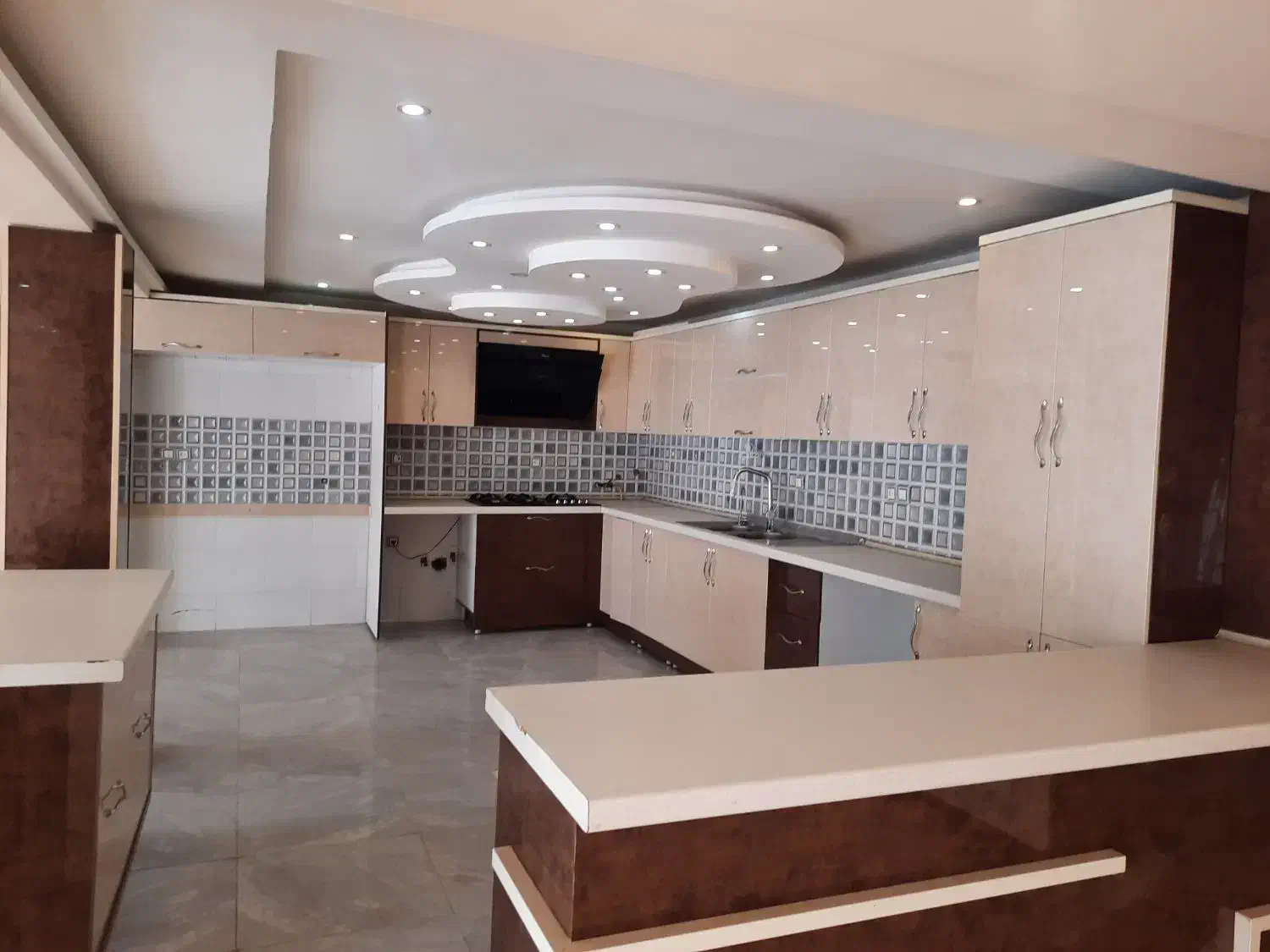 آپارتمان ۱۸۰ متری|اجارهٔ آپارتمان|شیراز, عفیفآباد|دیوار