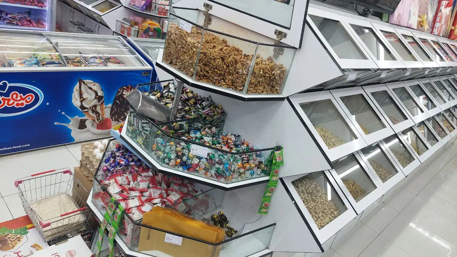 قفسه وباکس آجیل وحبوبات|فروشگاه و مغازه|بندرعباس, |دیوار