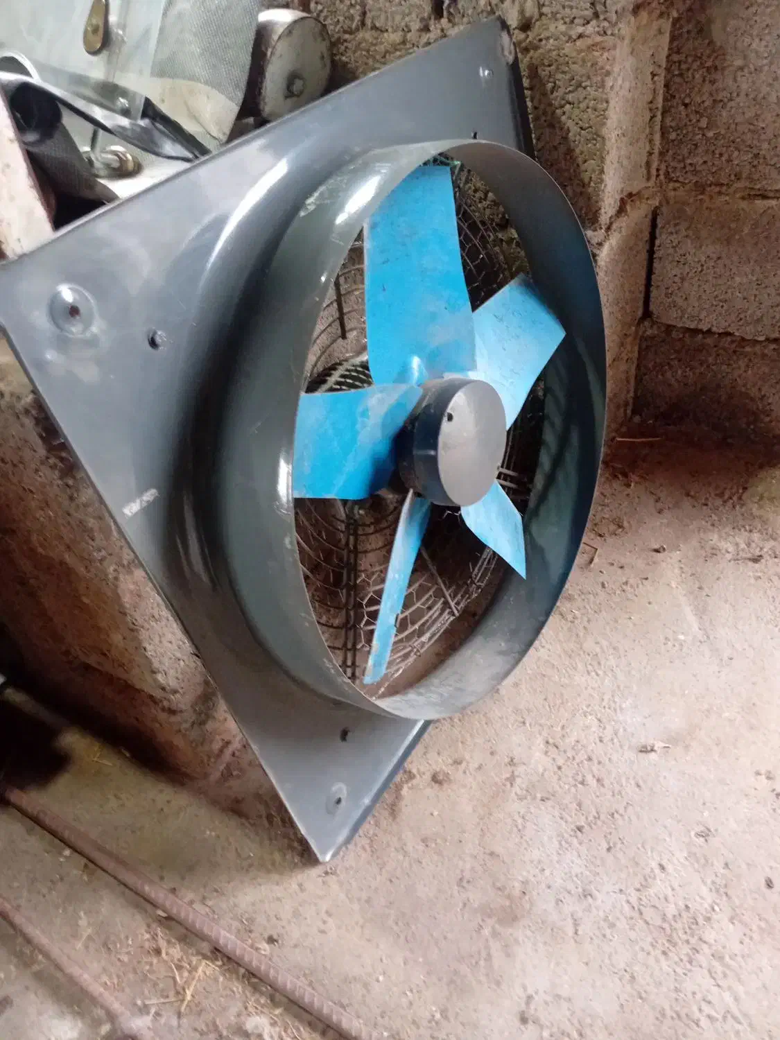 فن صنعتی|پنکه و تصفیه‌کنندهٔ هوا|سیاهکل, |دیوار