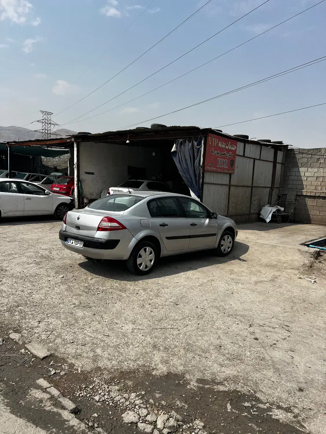 اجاره دهنه گاراژ جهت جلوبندی صافکاری و خدمات خودرو|اجارهٔ مغازه و غرفه|شیراز, شهرک امیر کبیر|دیوار