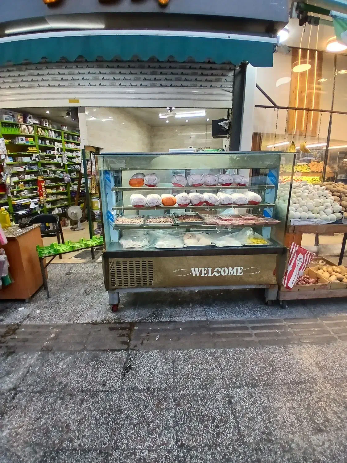 کارگر برای مرغ فروشی|استخدام خدمات فروشگاه و رستوران|بابل, |دیوار