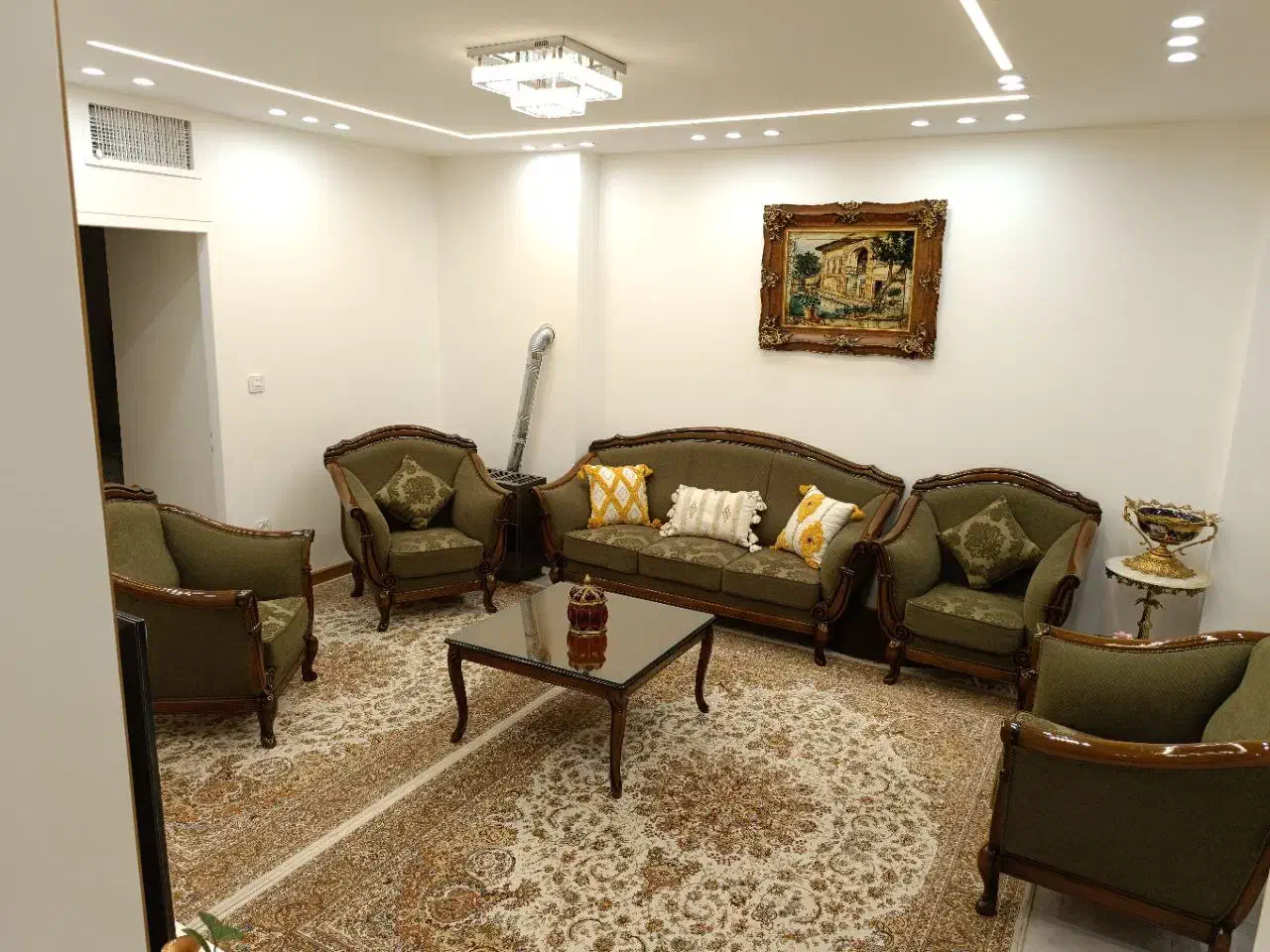 مبلمان کلاسیک چوب راش خاص و شیک مثل روز اول|مبلمان خانگی و میز عسلی|تهران, جمال‌زاده|دیوار