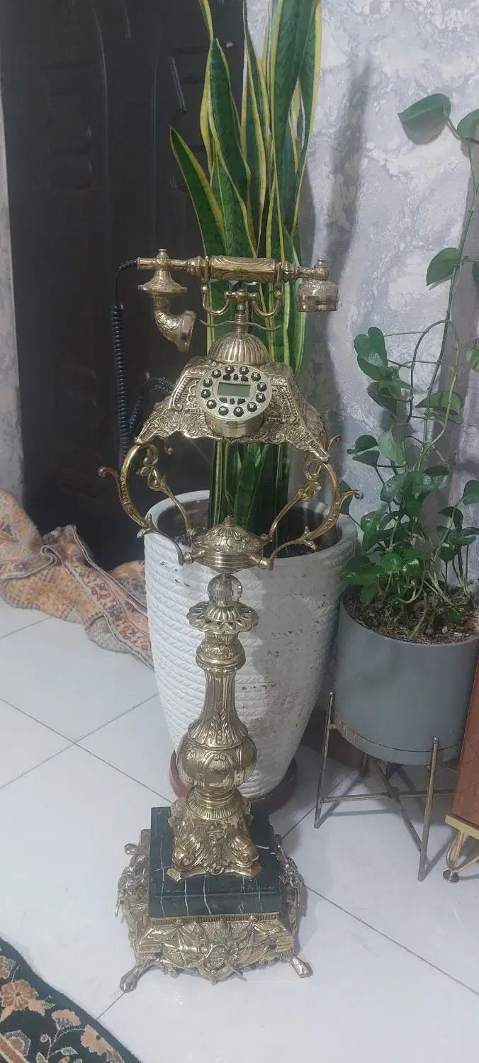 برنز تلفن ایستاده حرفه ای سنگین وزن|میز تلفن|تهران, اتابک|دیوار