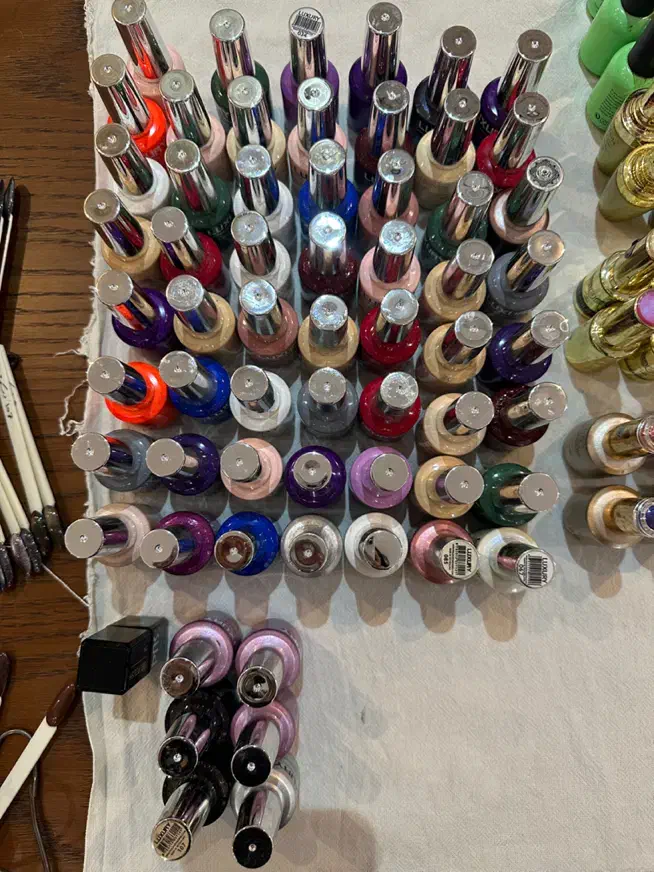 لاک ژل|آرایشگاه و سالن‌های زیبایی|رشت, استادسرا|دیوار