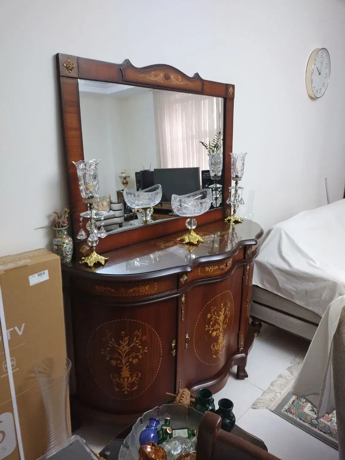 آینه و کنسول با شمعدان وکشکول کریستال|بوفه، ویترین، کنسول|تهران, جوادیه تهرانپارس|دیوار