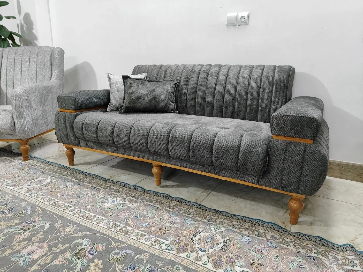 مبل راحتی ۸ نفره کاملا نونو مناسب جهیزیه|مبلمان خانگی و میز عسلی|اصفهان, شفق|دیوار