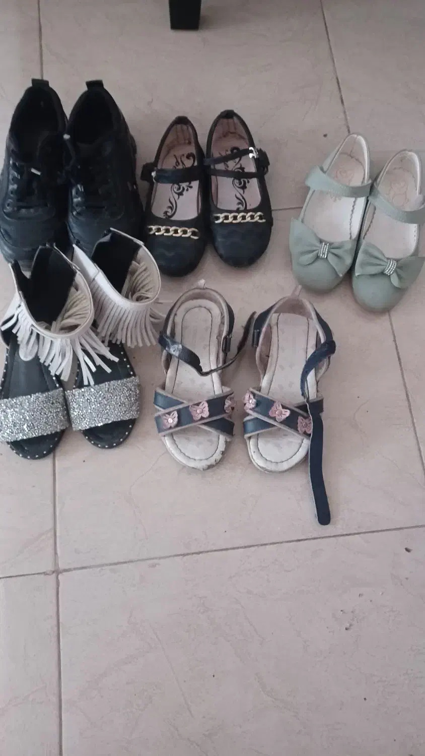پنچ  جفت کفش  بچه گانه سایز ۳۰|کفش و لباس بچه|رشت, پاره بیجار|دیوار