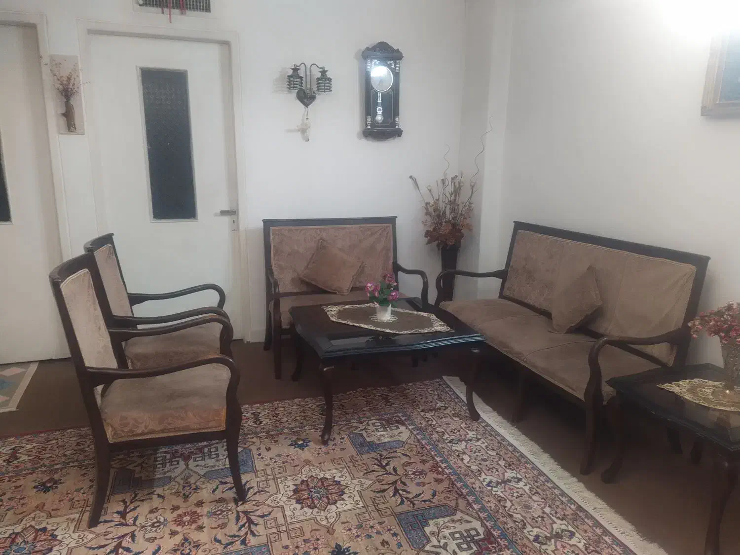 یک دست مبل هفت نفره ویک نیم ست راحتی چهارنفره|مبلمان خانگی و میز عسلی|کرج, اتحاد|دیوار