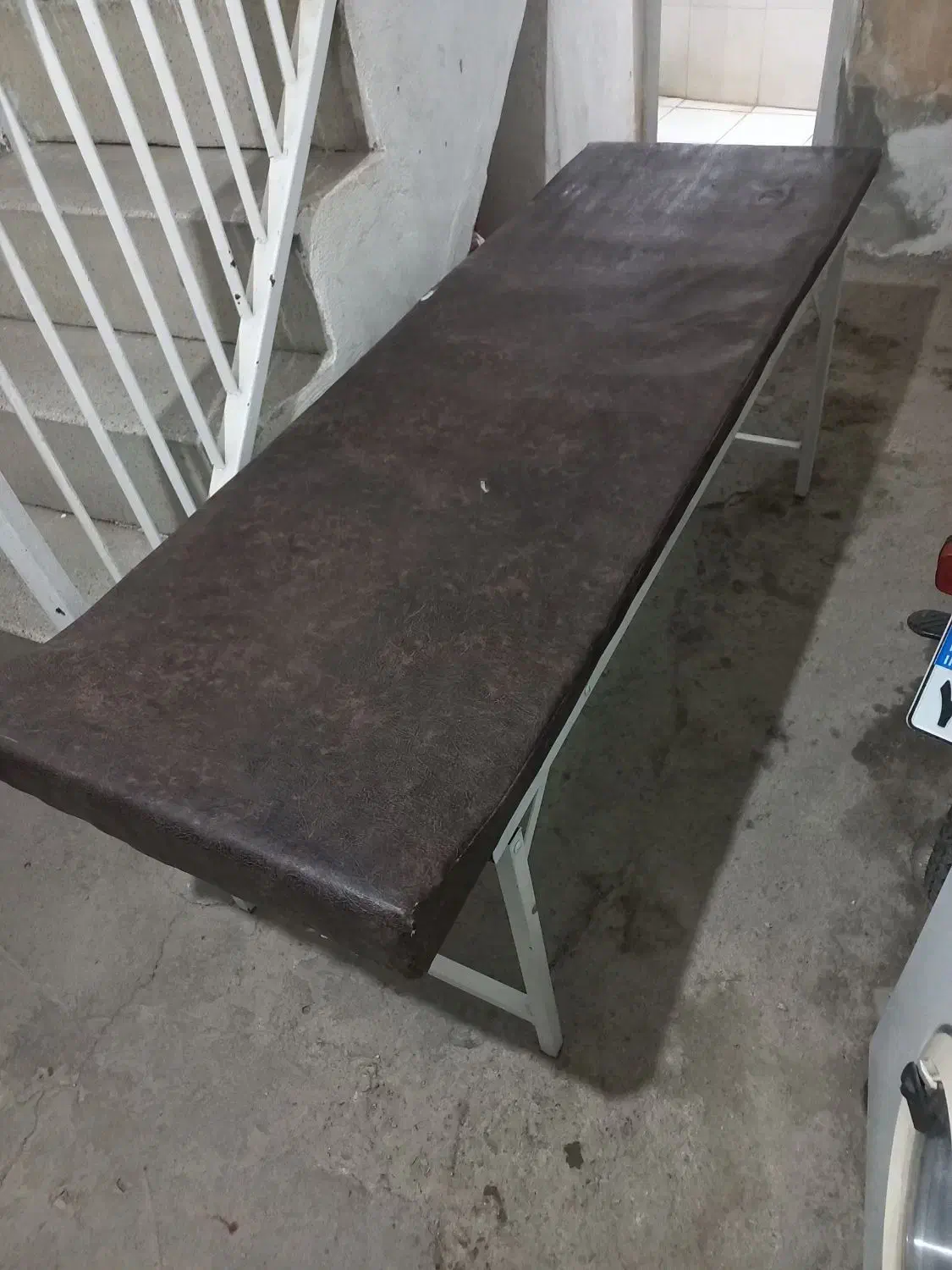 تخت اپلاسیون میز و صندلی اصلاح کمد فلزی|آرایشگاه و سالنهای زیبایی|سنندج, |دیوار