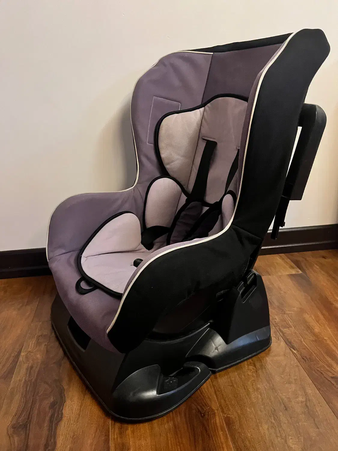 صندلی کودک مخصوص ماشین|تخت و صندلی بچه|ساری, |دیوار