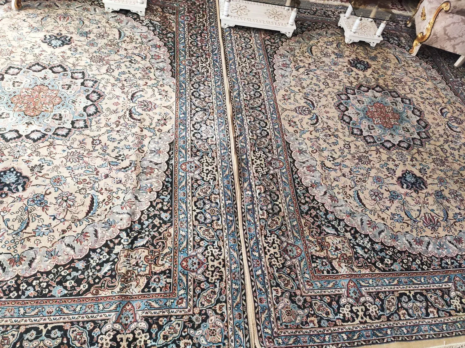 یک جفت فرش ۱۲ متری خوش رنگ|فرش|مرند, |دیوار