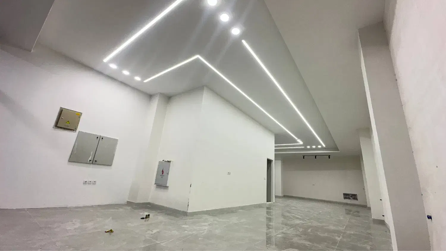 اجاره مغازه تجاری بر خیابان اصلی|اجارهٔ مغازه و غرفه|ایلام, |دیوار