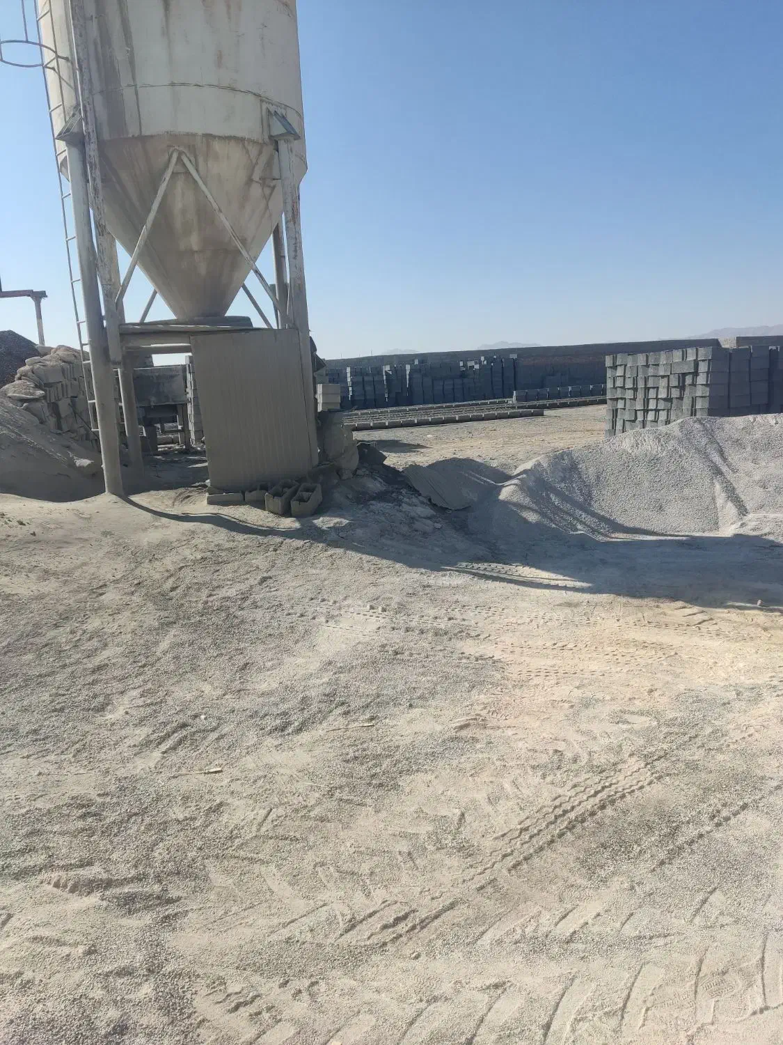 واگذاری کارگاه تیرچه و بلوک|فروش دفتر صنعتی، کشاورزی، تجاری|شهرضا, |دیوار