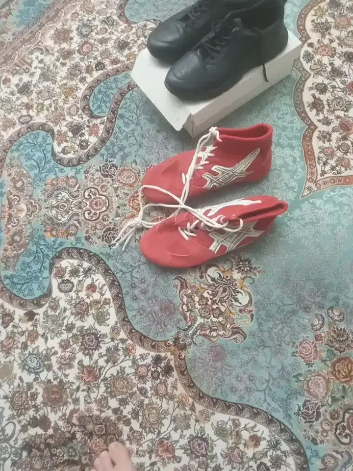 کفش پسرانه سایز ۳۹ نو|کیف، کفش، کمربند|تبریز, |دیوار