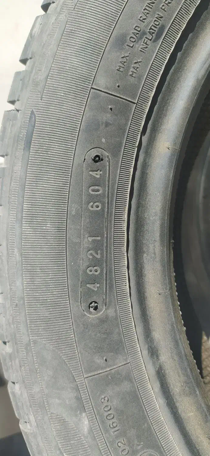 لاستیک سواری دست دوم آج دار|قطعات یدکی و لوازم جانبی|شاهینشهر, ۹ دی|دیوار