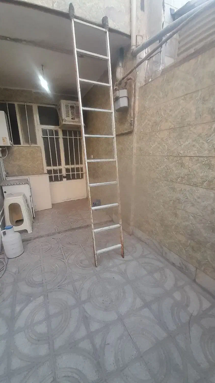 نردبان آهنی|ابزارآلات|چهارباغ, |دیوار