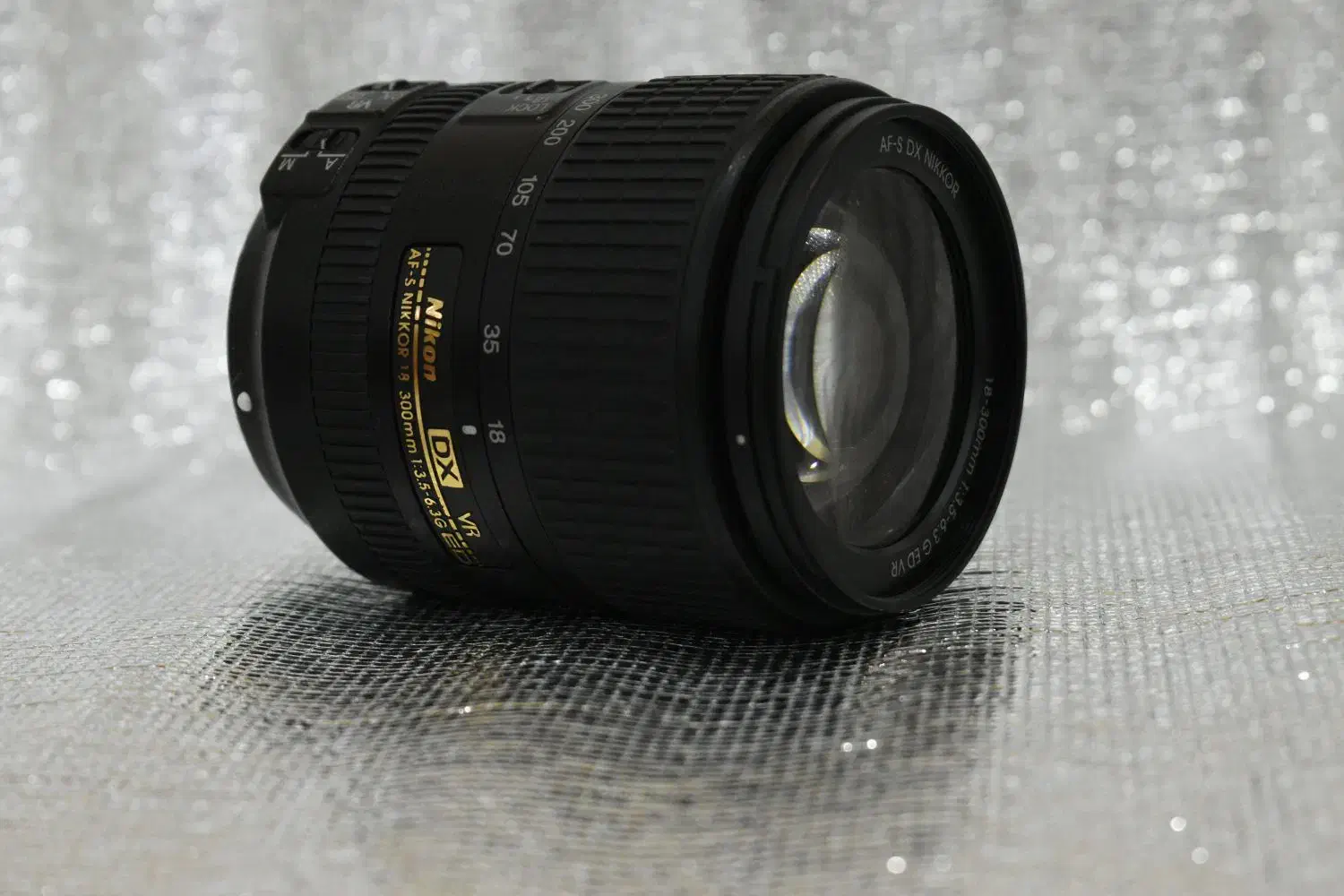 لنز دوربین عکاسی نیکون Nikon VR 18-300 type 2|دوربین عکاسی و فیلم‌برداری|قم, باغ کرباسی|دیوار