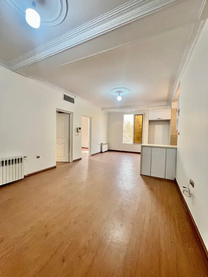 ۷۴ متر آپارتمان / ۲ خواب / سه جهت نور / میرداماد