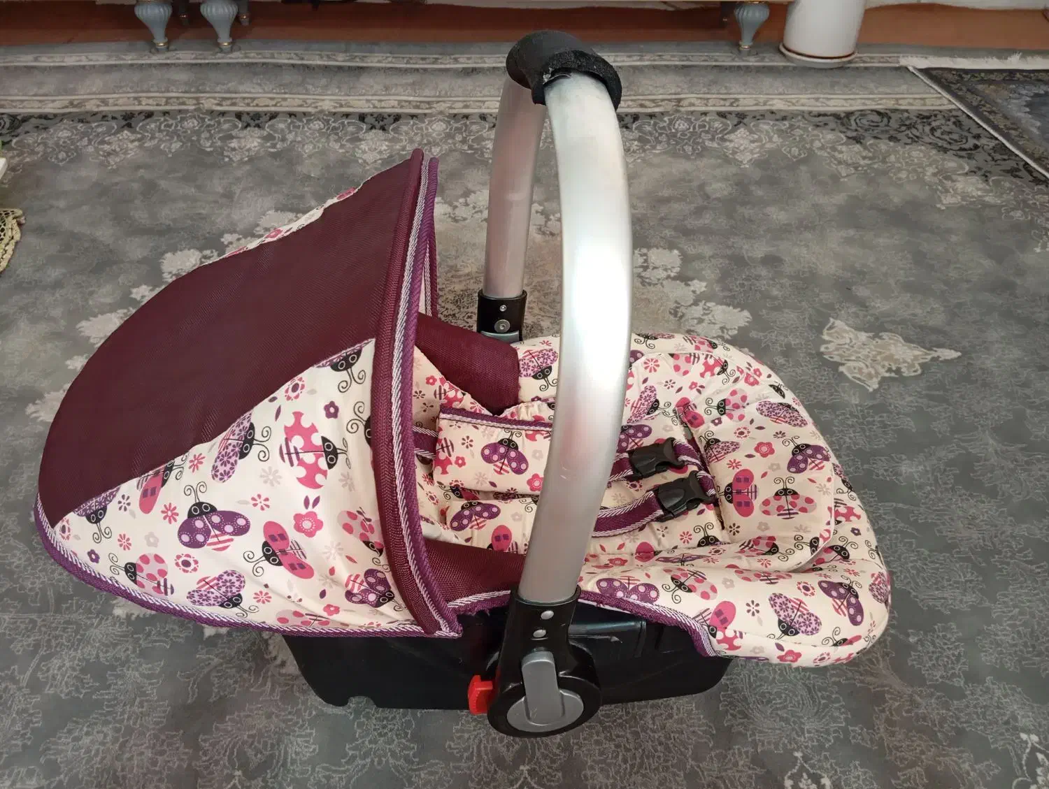 کریرنوزاد|کالسکه و لوازم جانبی|رباط‌کریم, نصیرشهر|دیوار