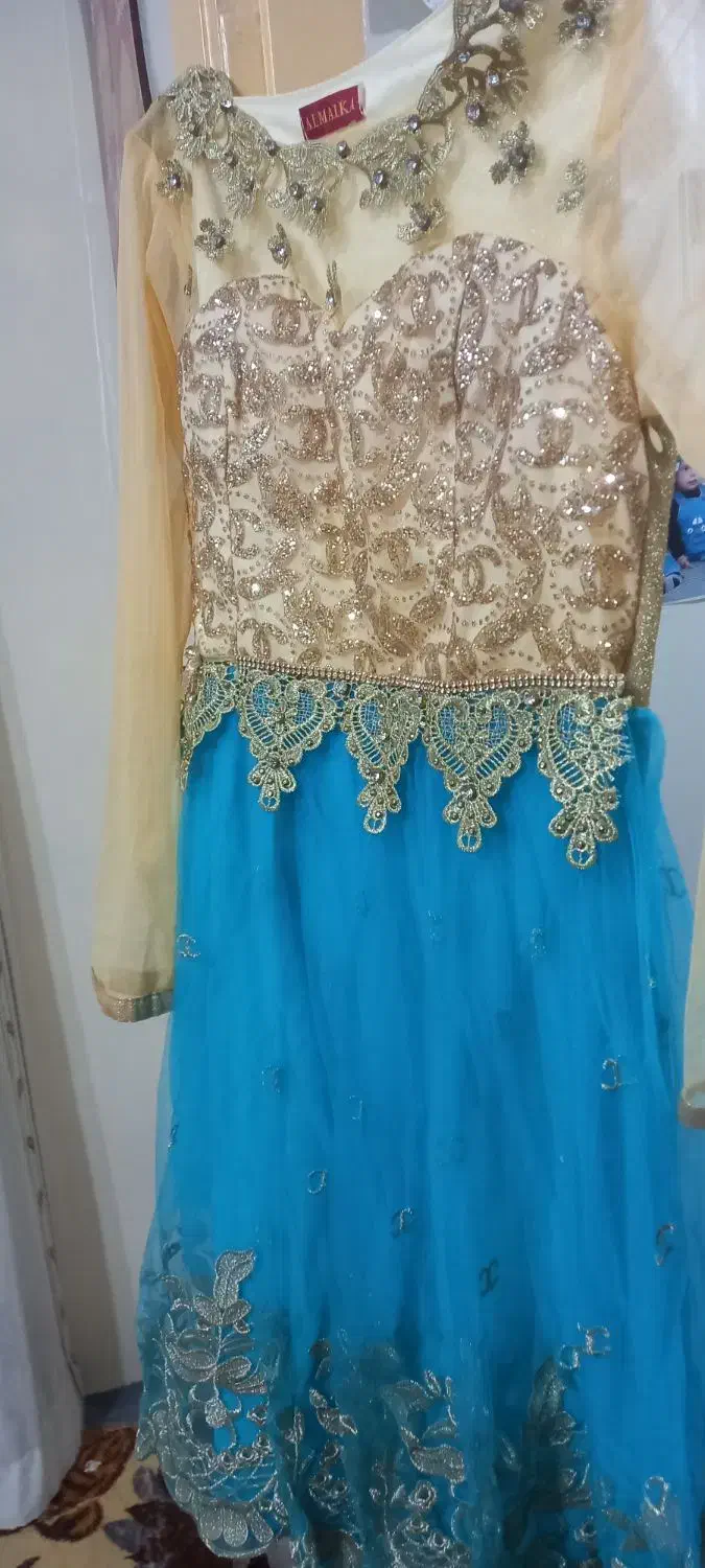 لباس مجلسی|لباس|تبریز, |دیوار