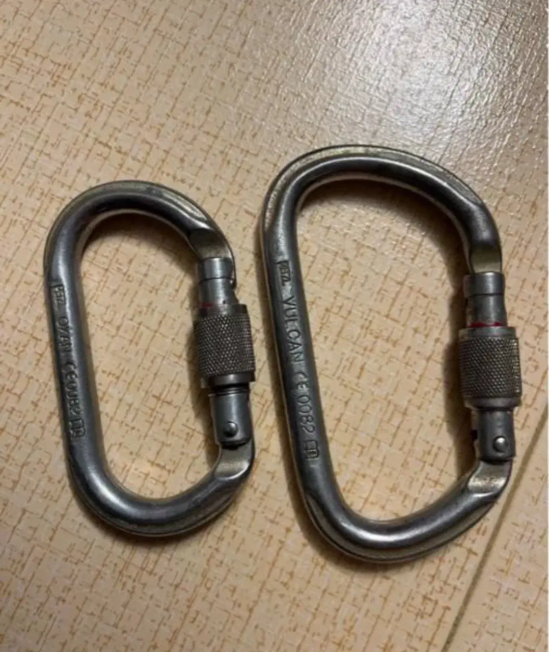 کارابین اهنی پتزل|کوهنوردی و کمپینگ|تهران, فلسطین (میدان انقلاب)|دیوار