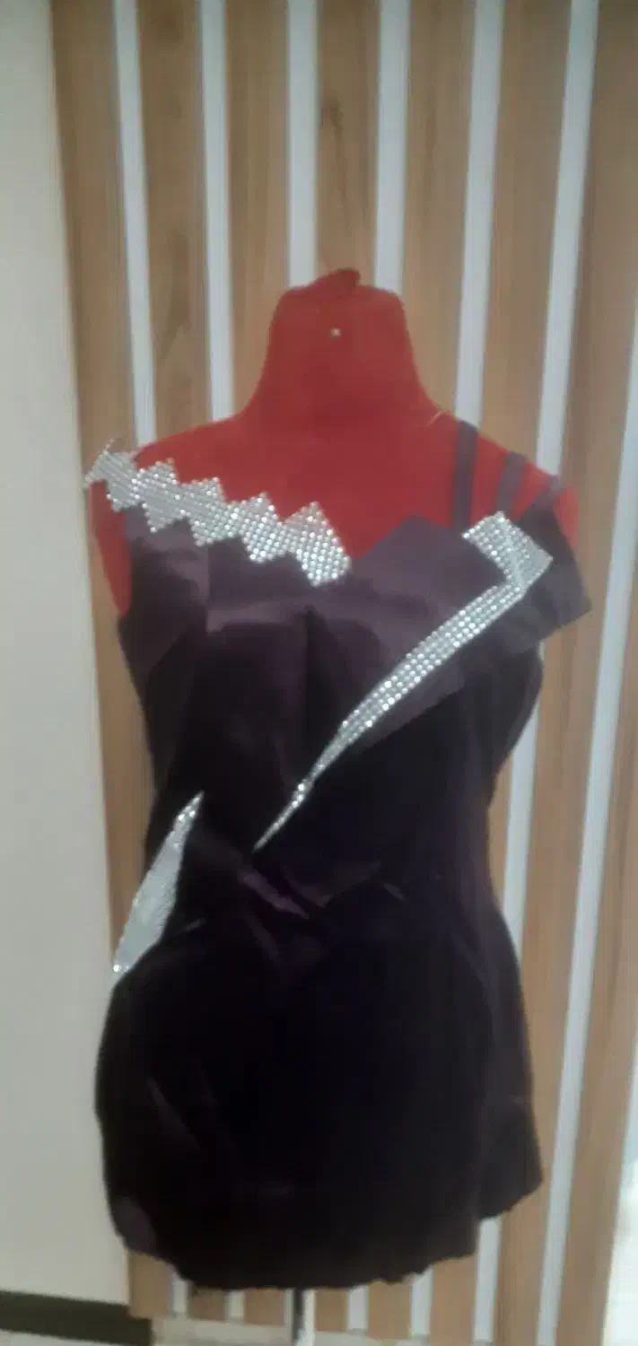 تعدادی لباس مجلسی|لباس|لنگرود, |دیوار