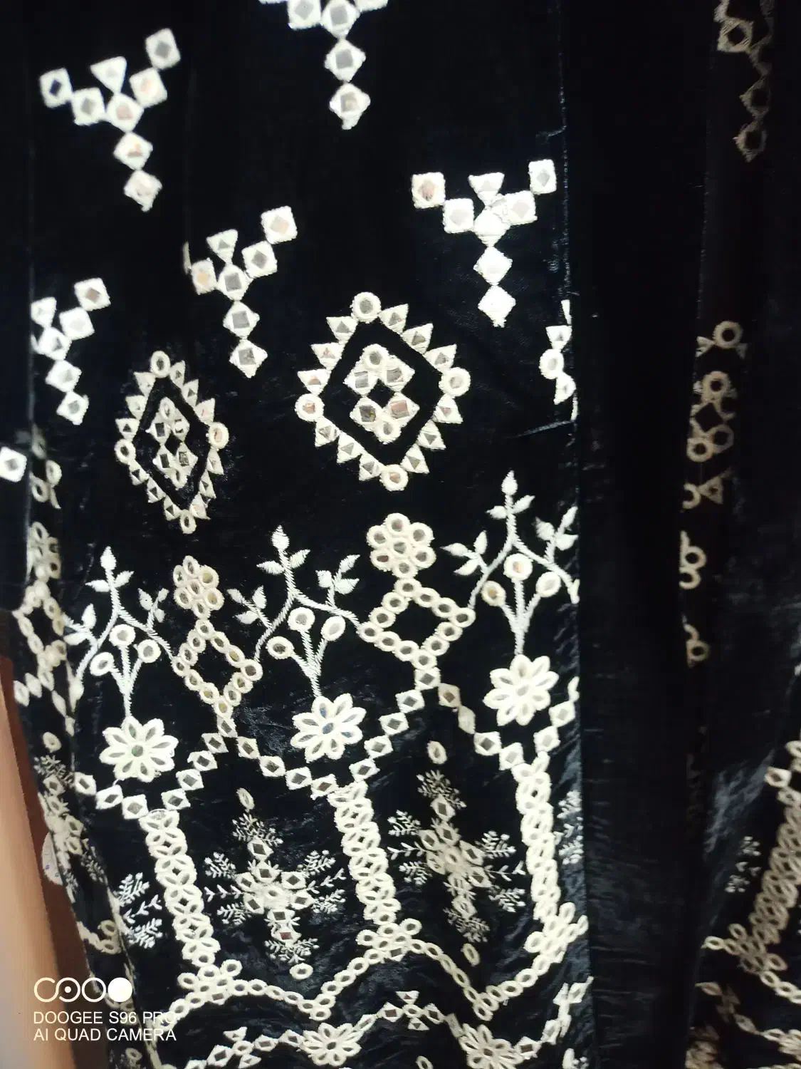 مانتو مخمل سوزندوزی|لباس|قم, سراجه (۱۵ خرداد)|دیوار