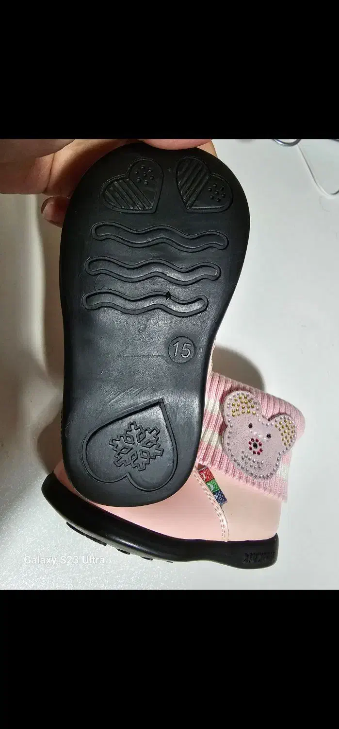 بوت دخترانه کاملا نو / استفاده نشده|کفش و لباس بچه|اندیشه, اندیشه فاز ۲|دیوار