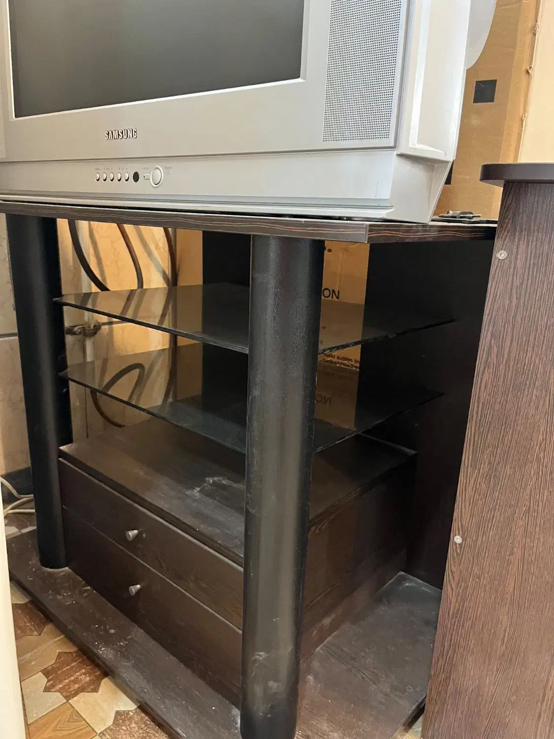 فروش تلویزیون و زیر تلویزیونی|تلویزیون و پروژکتور|رامهرمز, |دیوار