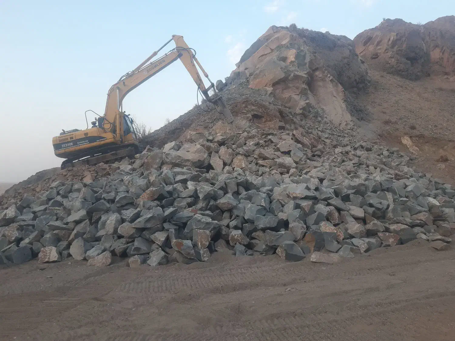 نیازمند راننده بیل زوملاین|استخدام حمل و نقل|سبزوار, شرق کال شمالی|دیوار