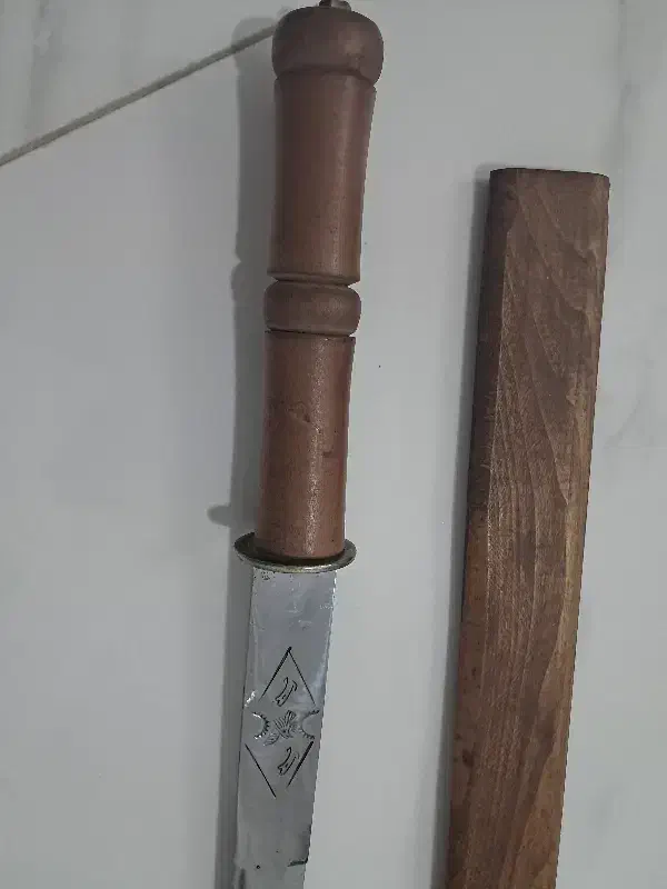 چاقو بزرگ|کلکسیون اشیاء عتیقه|رشت, چمارسرا|دیوار