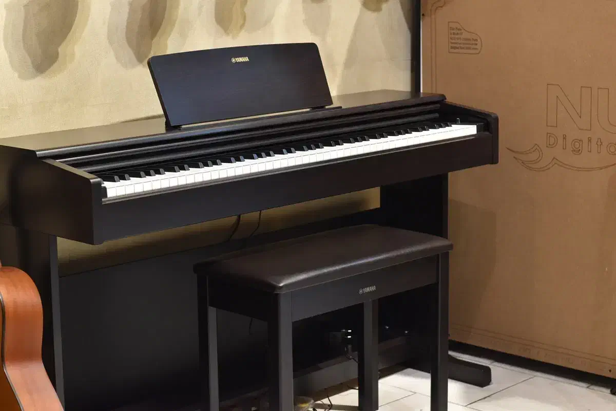 پیانو مبله Yamaha اورجینال|پیانو، کیبورد، آکاردئون|اهواز, کیانپارس |دیوار