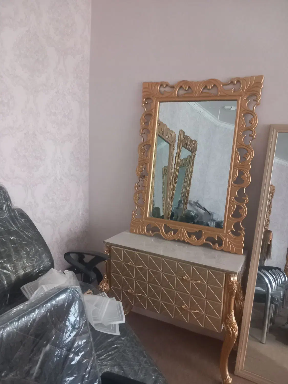 فروشی|آرایشگاه و سالنهای زیبایی|اهر, |دیوار