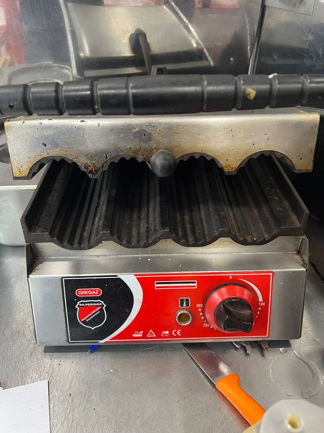 تستر لقمه و نان باگد ترک|اجاق گاز و لوازم برقی پخت‌وپز|رشت, استادسرا|دیوار