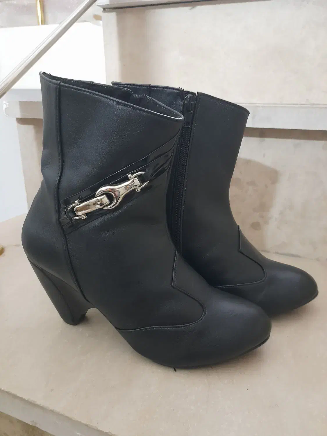 بوت زنانه شیک|کیف، کفش، کمربند|ازنا, |دیوار