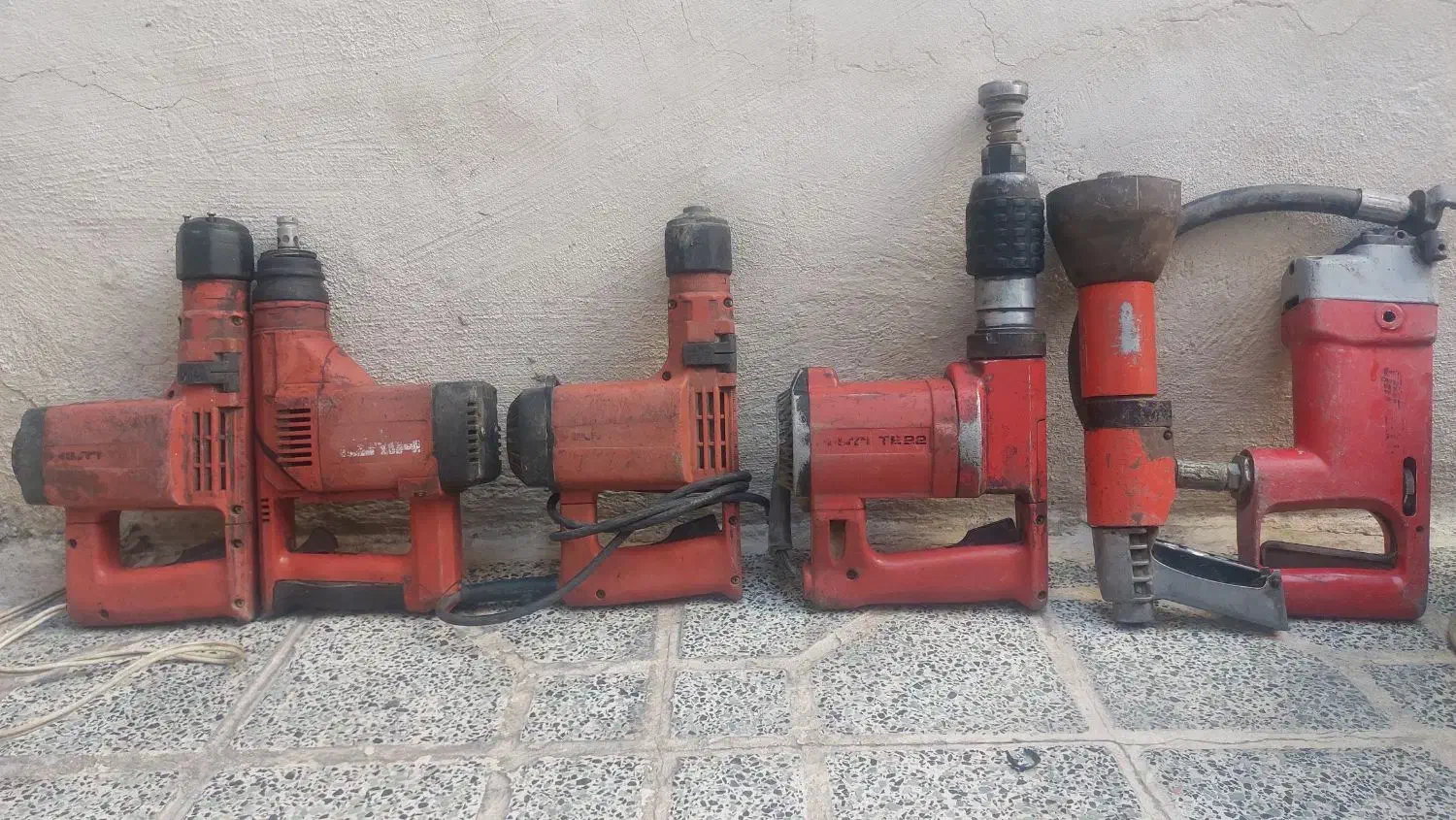 تعدادی دریل هیلتی اصل|ابزارآلات|نسیم‌شهر, |دیوار