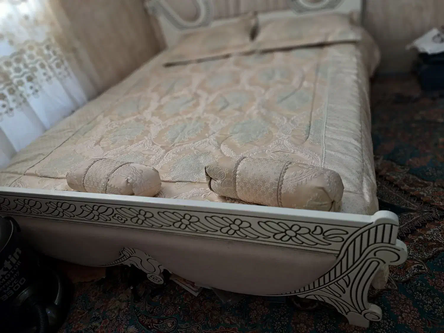 تعدادی لوازم منزل در حد نو مناسب جهیزیه عروس|مبلمان خانگی و میز عسلی|سیرجان, |دیوار