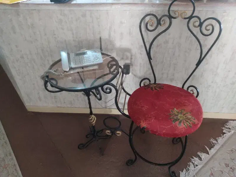 میز تلفن و شمعدانی فرفوژه|میز تلفن|تهران, قصر فیروزه ۲|دیوار
