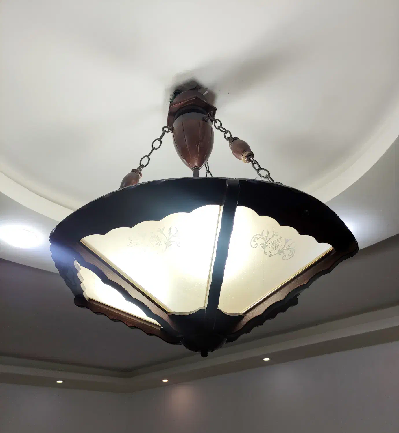 لوستر|لوستر و چراغ آویز|رشت, کوی حسینی|دیوار