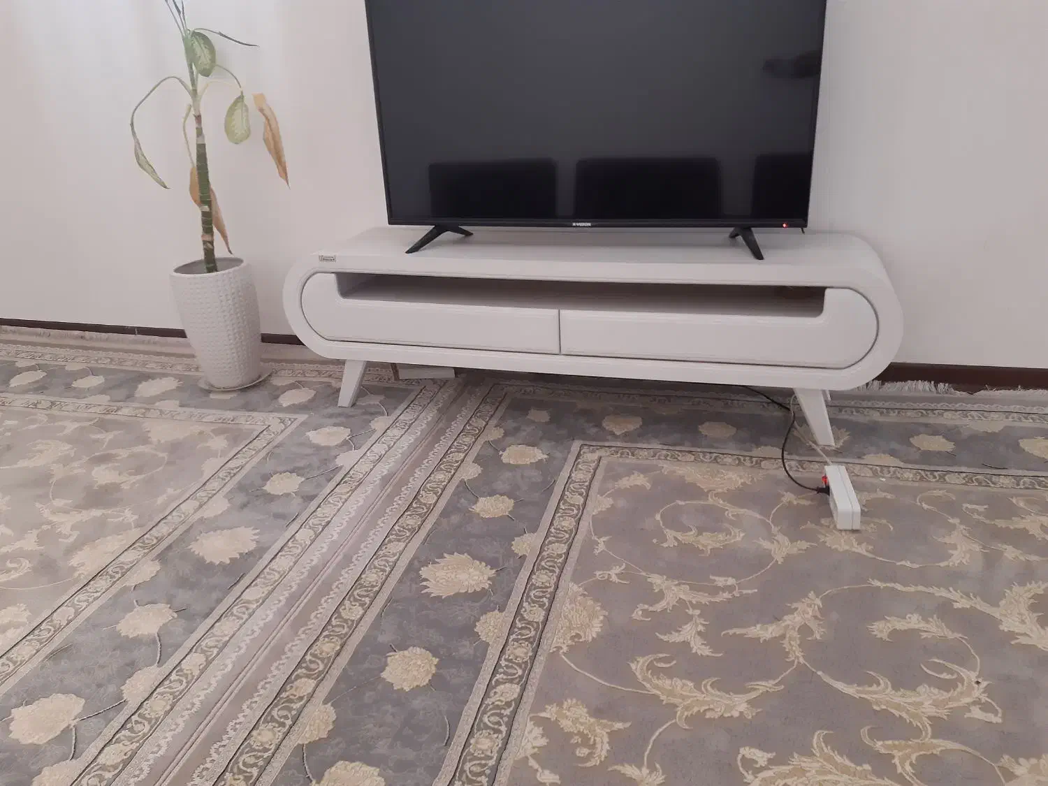 تلویزیون ال ای دی ۴۹|تلویزیون و پروژکتور|قم, قلعه کامکار|دیوار