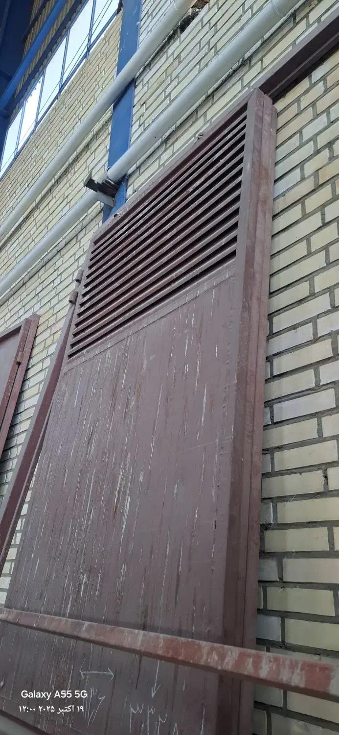 درب اتاقک اداره برق|مصالح و تجهیزات ساختمان|شاهینشهر, شهرک صنعتی اصفهان|دیوار