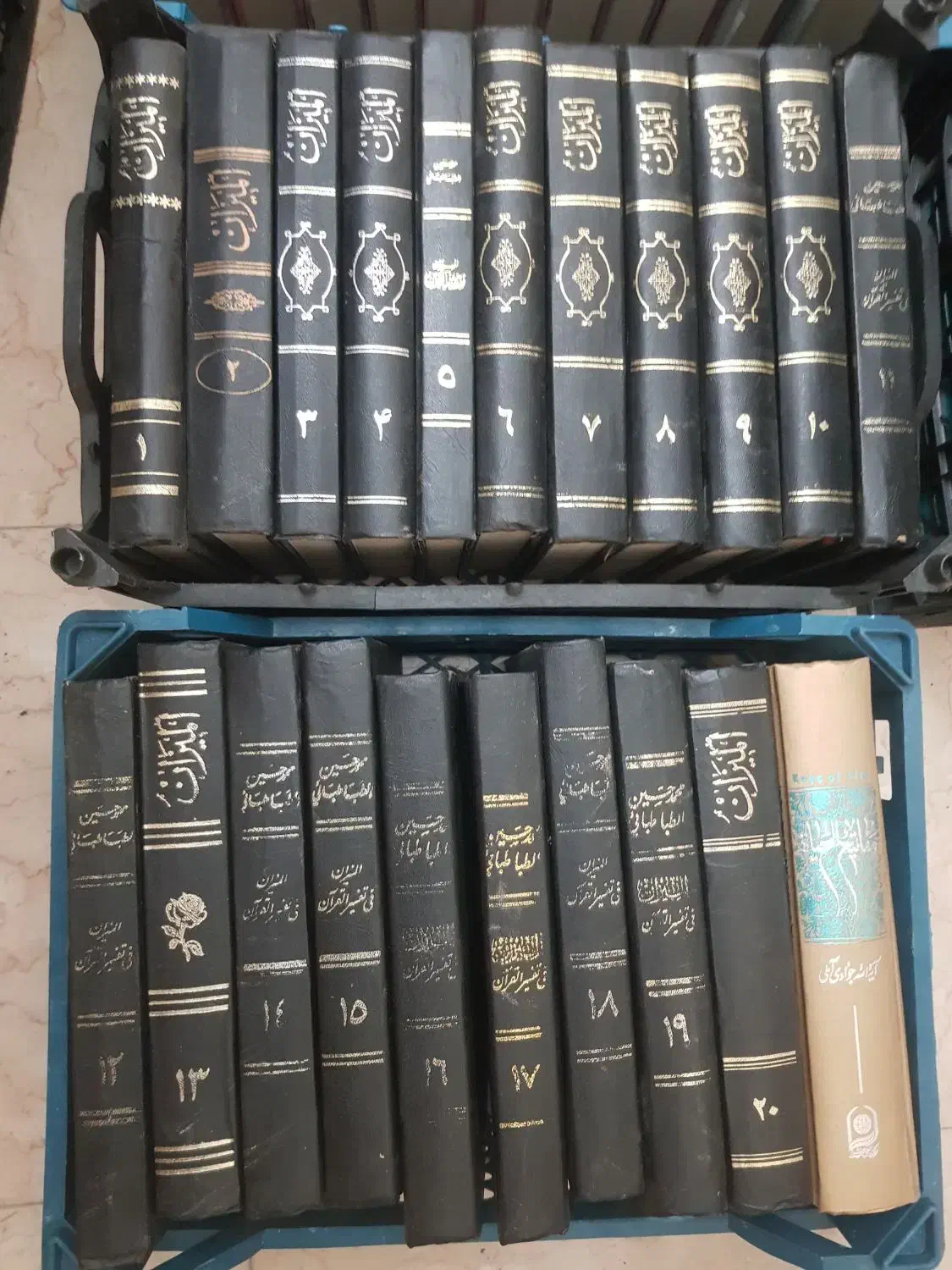 تعداد زیادی کتاب فارسی وعربی|کتاب و مجله مذهبی|اصفهان, خواجو|دیوار