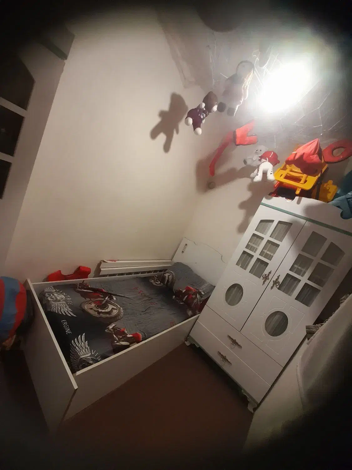 تخت کمدنوجوان درحدنو|تخت و سرویس خواب|مشهد, رسالت|دیوار