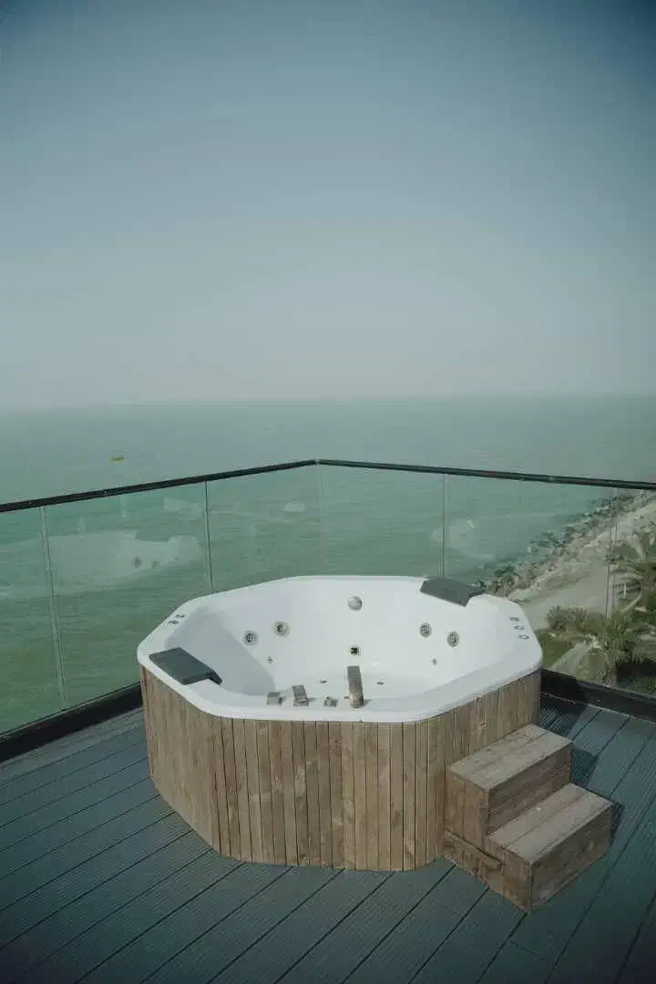 اجاره شبانه پنت هاوس ساحلی پلاک اول دریا لب اب|اجارهٔ کوتاه‌مدت ویلا و باغ|بابلسر, |دیوار