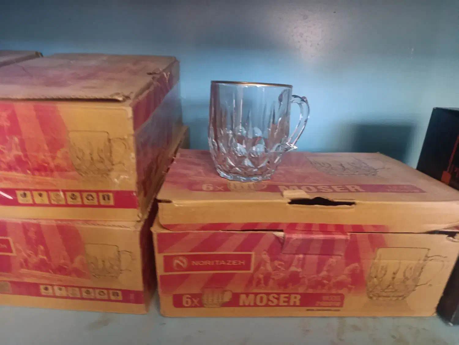 نیم لیوان چای خوری و یک عدد قندان  نو آکبند|ظروف سرو و پذیرایی|شهرکرد, |دیوار