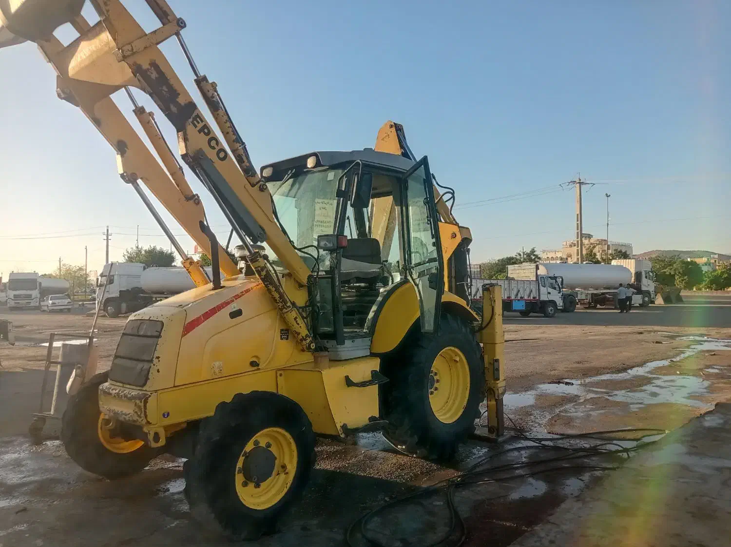 تخریب با لودر بیل بکهو و بیل مکانیکی خاکبرداری|خدمات حمل و نقل|اسلامآباد غرب, |دیوار