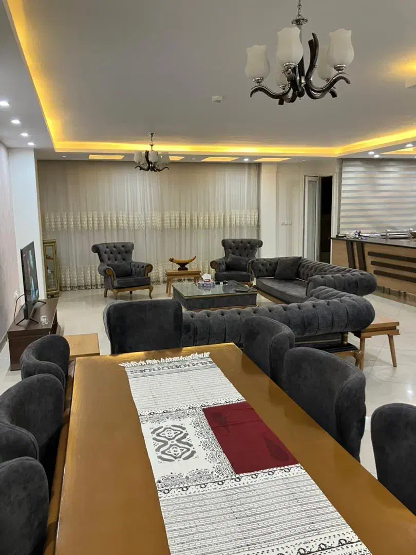 آپارتمان ۱۳۰متر/جنوبی/۲خواب/طبقه۵تاپ لوکیشن/سعدی|فروش آپارتمان|اصفهان, رزمندگان|دیوار