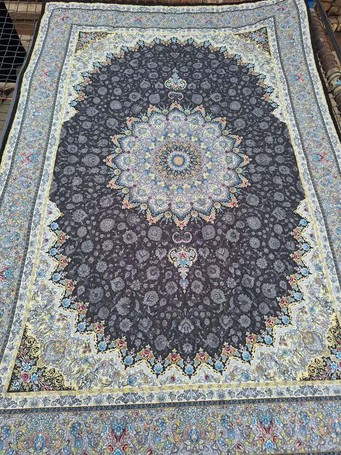 فروش ویژه انواع روفرشی و قالیچه درجه یک|روفرشی|اهواز, کوی پیروزی|دیوار